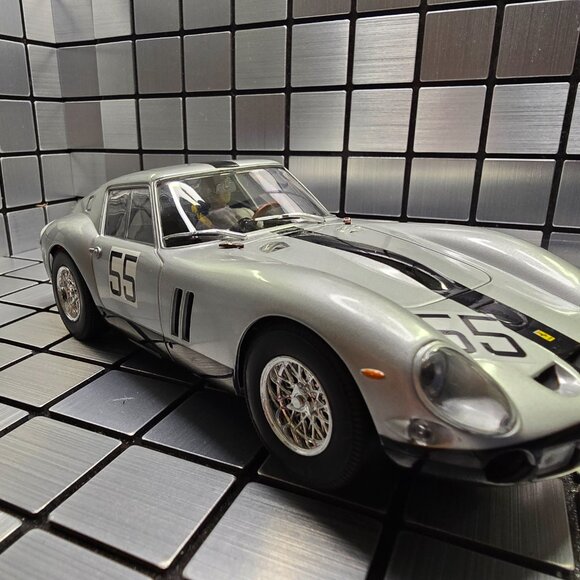 1/24 Scale Carrera Digital Ferrari 250 GTO No.25 1963 Silver – Limited Edition - Picture 10 of 13